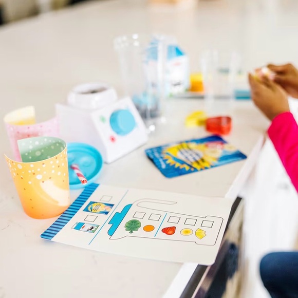 Melissa & Doug Smoothie Maker, Working Pretend Play Blender Set with Toy Food. - Picture 10 of 11